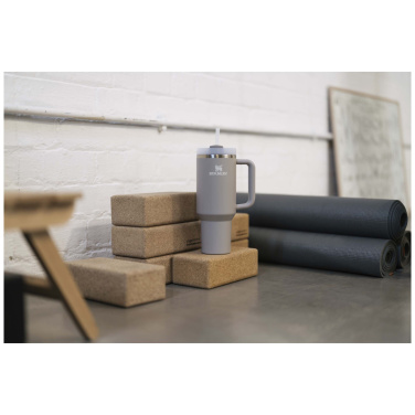 Лого трейд pекламные подарки фото: Stanley Quencher H2.0 стакан 1200 мл